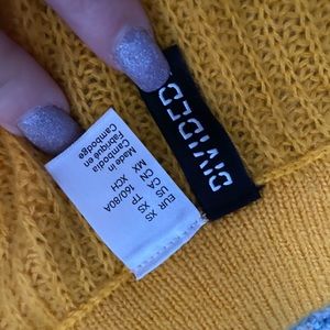 yellow sweater crop top